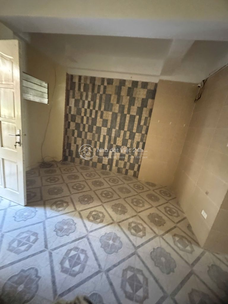 Căn hộ Tập thể Tầng 3 DT 45m thoáng 01 P.Ngủ ngõ ô tô Nguyễn Chí Thanh