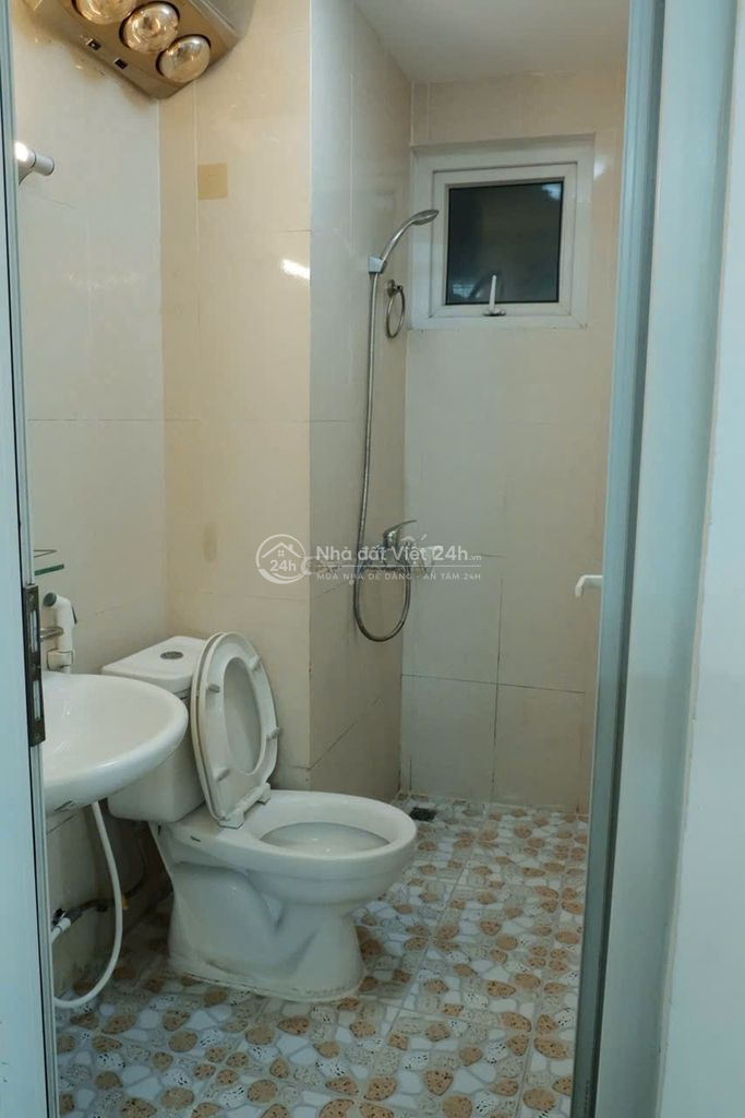 Cho thuê chung cư CT2A 36 Hoàng Cầu 60m², 2PN, sát hồ chỉ 15 triệu