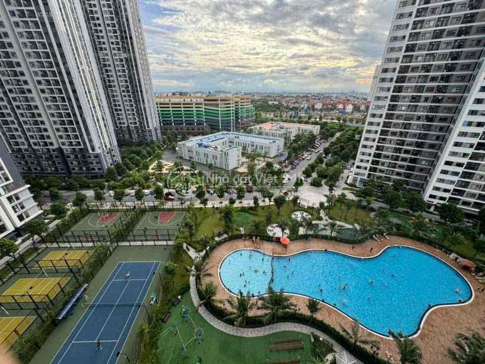 bán gấp căn hộ I1 , 2 ngủ 55m tầng trung chỉ 3.7TỶ Vinhomes Smary city