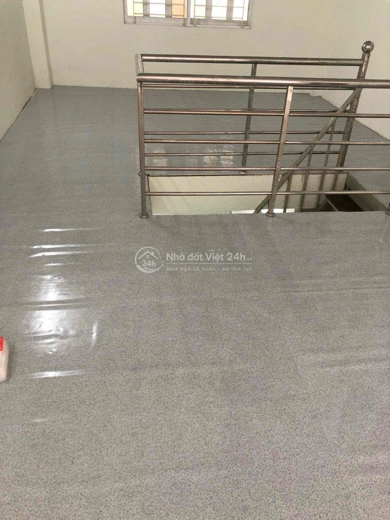 Bán nhà chợ Vòng Nhỏ, mặt tiền chợ 4x12.2m - giá tốt