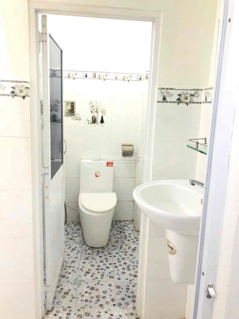 Bán nhà chợ Vòng Nhỏ, mặt tiền chợ 4x12.2m - giá tốt