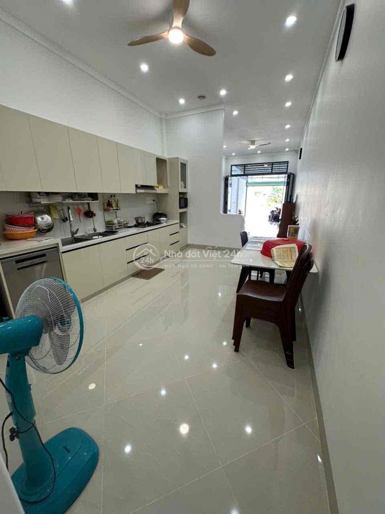 NHÀ MẶT TIỀN VÕ VĂN KIỆT