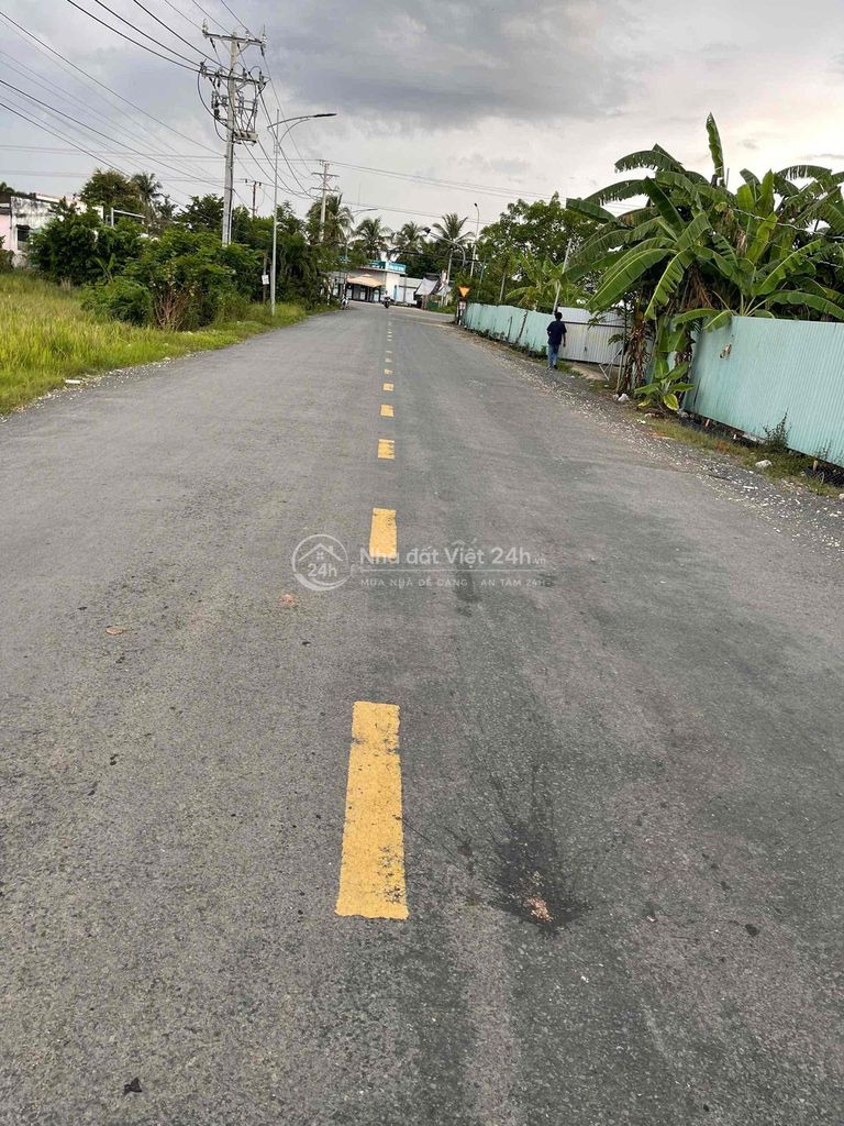 E cần bán 800m đất có 300m thổ cư