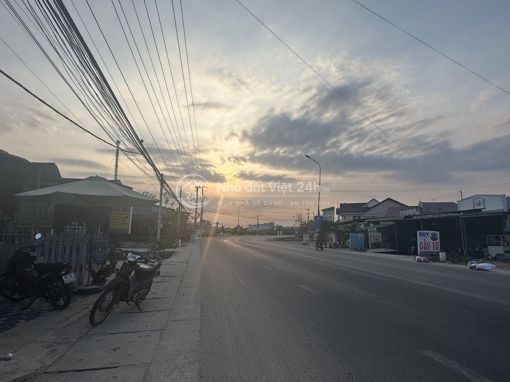 Bán đất mặt tiền Lý Thái Tổ, Tân Tiến, LaGi 201m2 full thổ cư