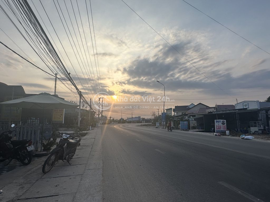 Bán đất mặt tiền Lý Thái Tổ, Tân Tiến, LaGi 201m2 full thổ cư