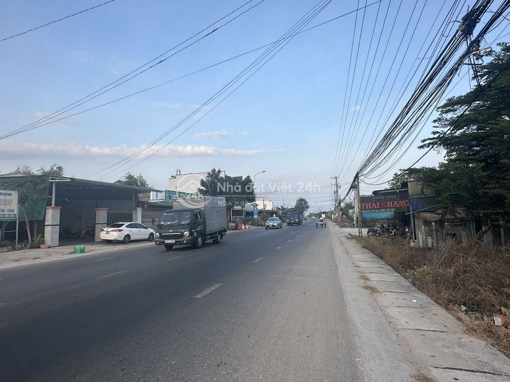 Bán đất mặt tiền Lý Thái Tổ, Tân Tiến, LaGi 201m2 full thổ cư