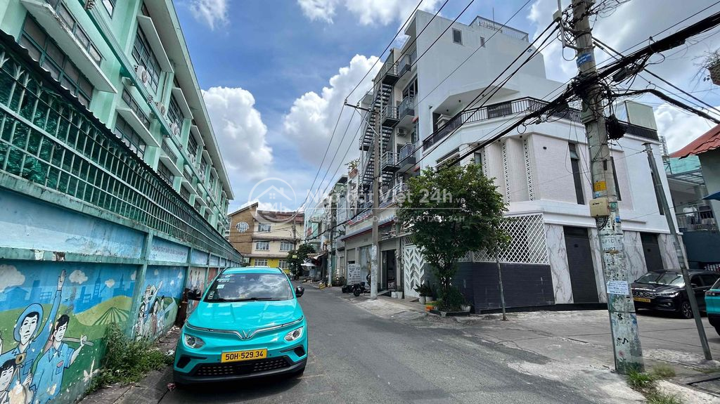 căn góc 2Mt Phùng Tá Chu dt 72m2 nhà 2 tấm ngay trường học giá 7.7ty