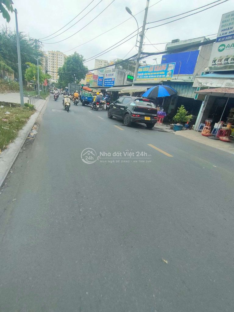 Bán Nhà Mặt Tiền Trung Mỹ Tây 2A 7x24 168m2 giá 11tỷ500