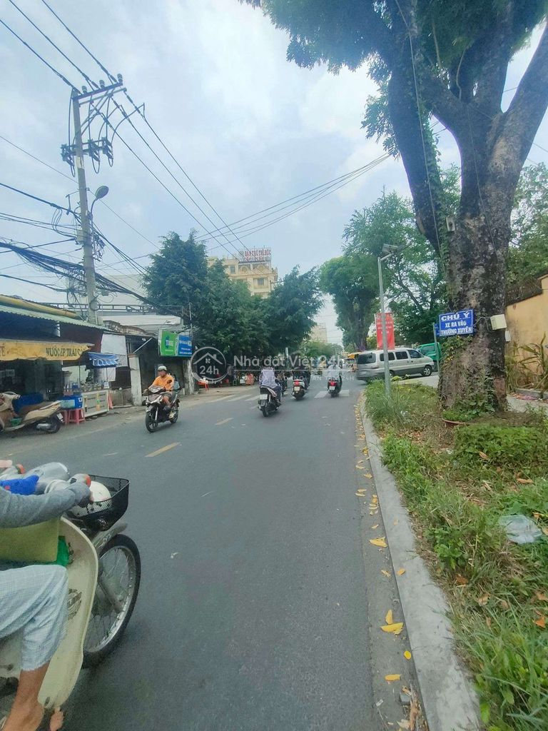 Bán Nhà Mặt Tiền Trung Mỹ Tây 2A 7x24 168m2 giá 11tỷ500