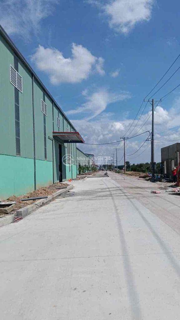 cho thuê kho xưởng KCN TÂN ĐÔ ĐỨC HOÀ Long An DT 13,632 m2 giá 1tỷ300