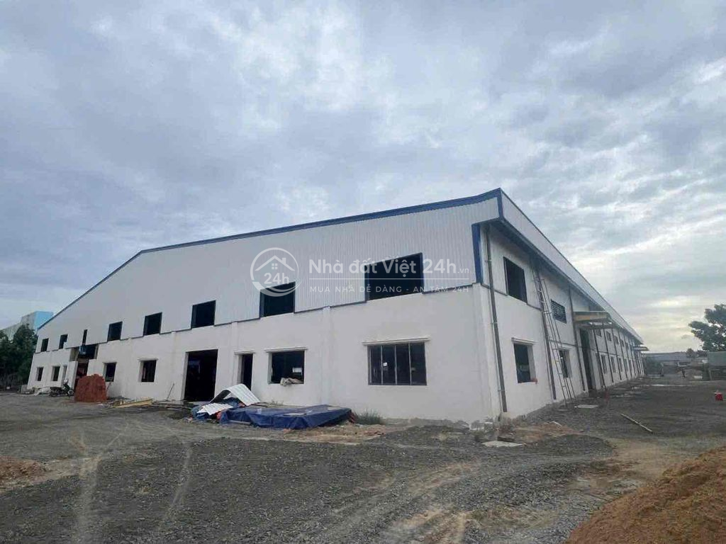 cho thuê kho xưởng KCN TÂN ĐÔ ĐỨC HOÀ Long An DT 13,632 m2 giá 1tỷ300