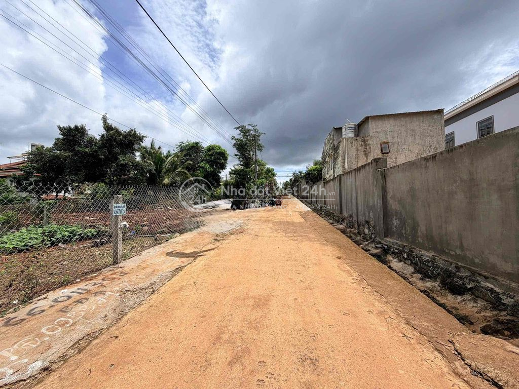 BÁN ĐẤT HẺM 451/49 YMOAN