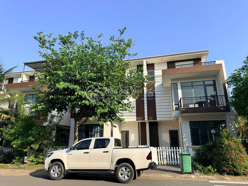 CHỦ KẸT TIỀN GỬI BÁN CĂN BIỆT THỰ VƯỜN