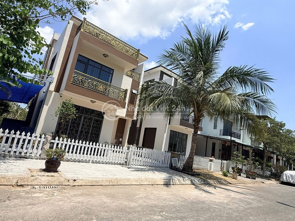 CHỦ KẸT TIỀN GỬI BÁN CĂN BIỆT THỰ VƯỜN