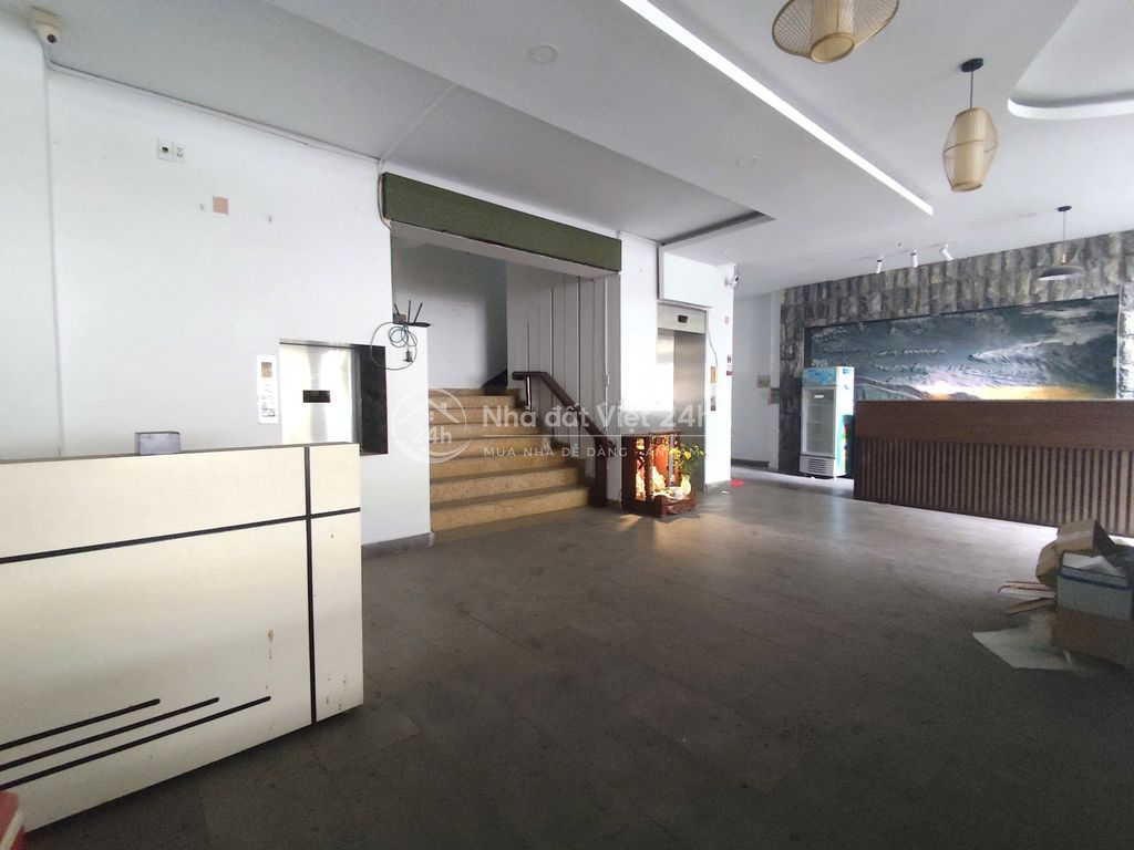 CHO THUÊ MẶT BẰNG 3 TẦNG CÓ HẦM GỬI XE MẶT TIỀN GẦN CHỢ ĐẦM GIÁ 100