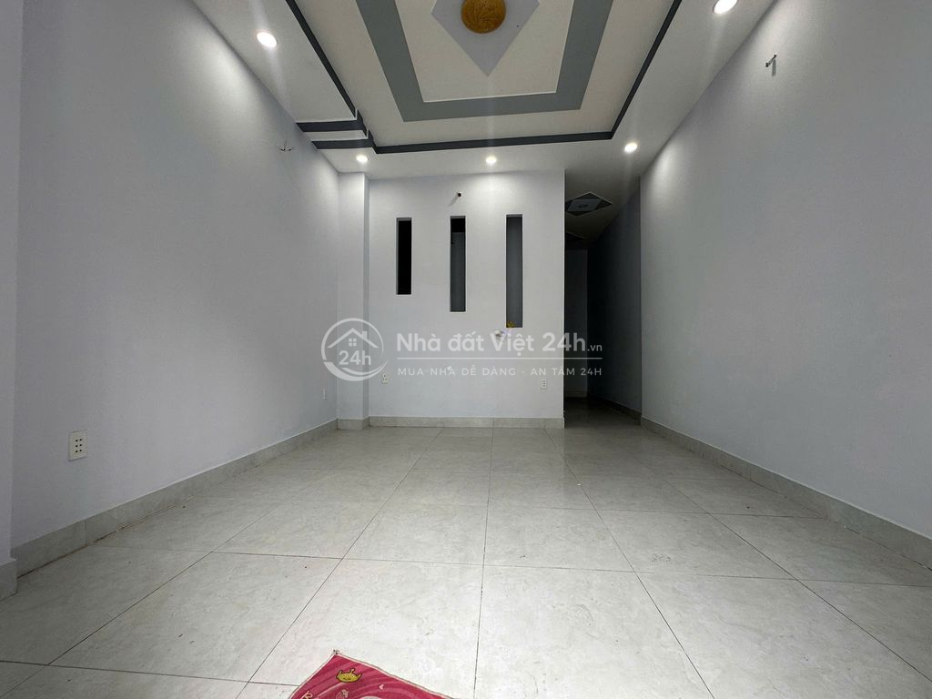 Nhà Mới, Diện tích lớn 62m đất, hẻm xe hơi, 2 tầng, đường QL50
