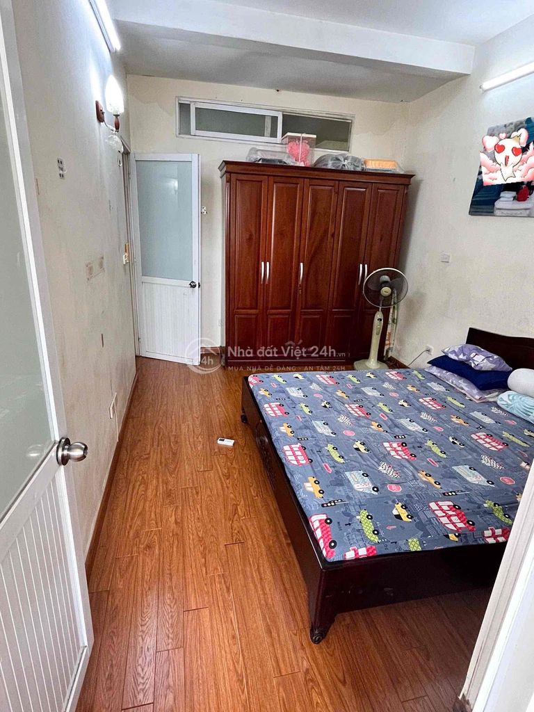 cần bán căn hộ TT nhà máy in tiền số 30phạm văn đồng sổ 40/120msử dung