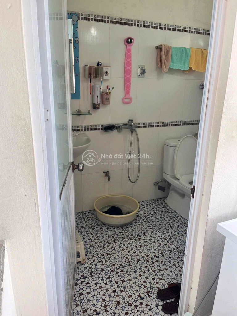 cần bán căn hộ TT nhà máy in tiền số 30phạm văn đồng sổ 40/120msử dung