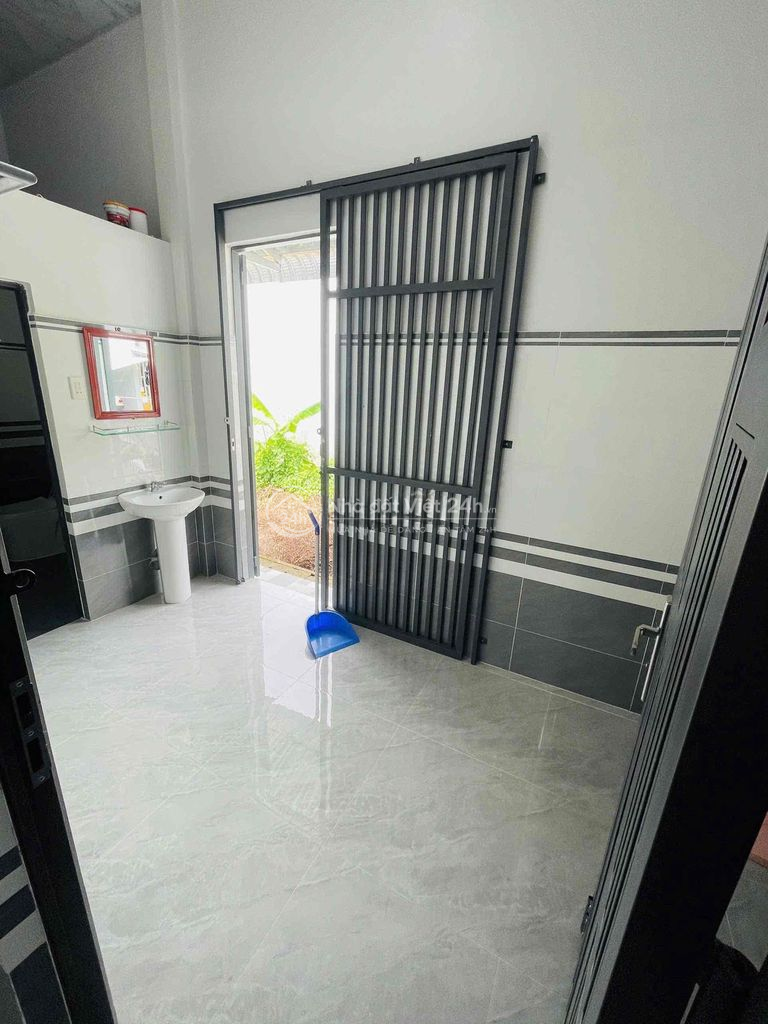 Nhà mới 100% góc 2 mặt tiền phù hợp kinh doanh 6x21m gần BV Nhi FPT