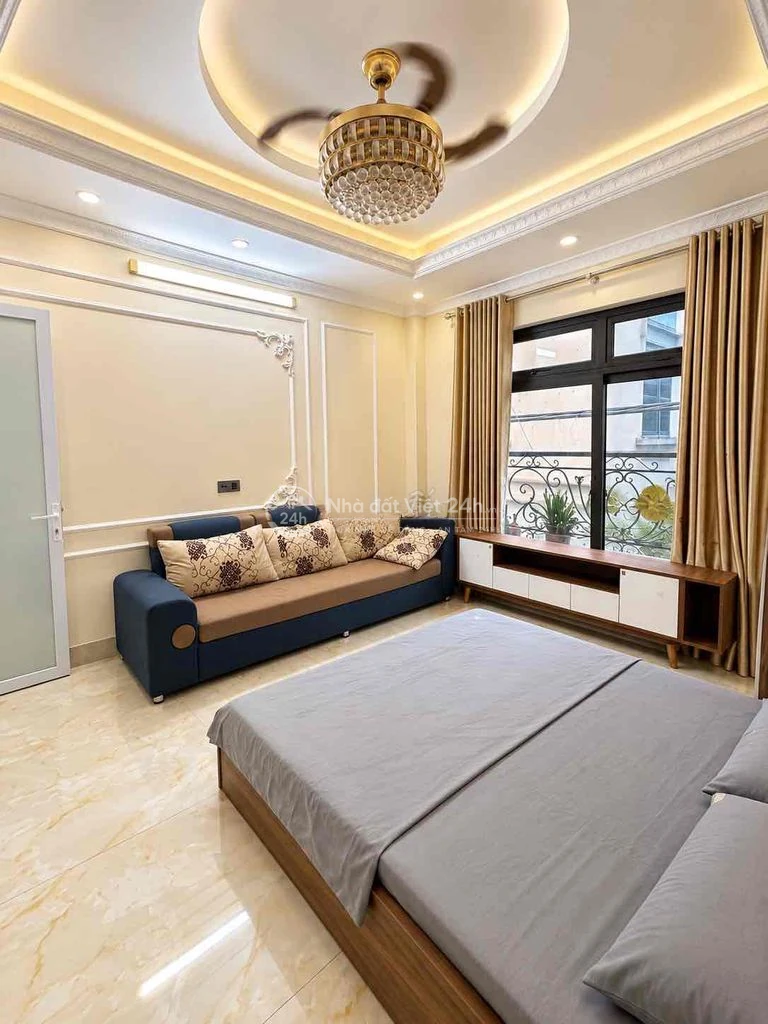 Chính chủ cho thuê phòng tại Phố Bồ Đề, Long Biên- Nhà Mới- Thang Máy