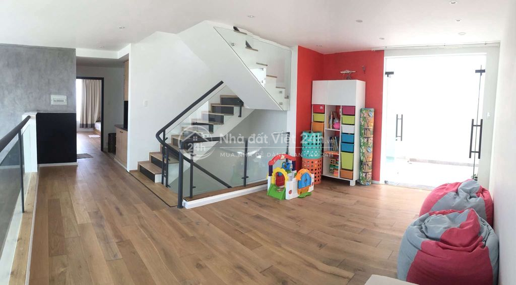 Bán Penthouse căn góc 387m2 Cc Giai Việt lô B1