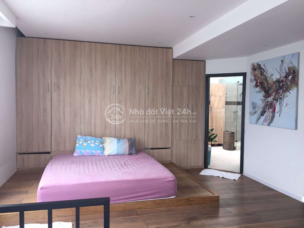 Bán Penthouse căn góc 387m2 Cc Giai Việt lô B1