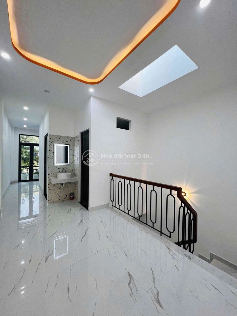 Cho thuê nhà 2 tầng Kiệt ô tô Tô Hiệu, full nội thất