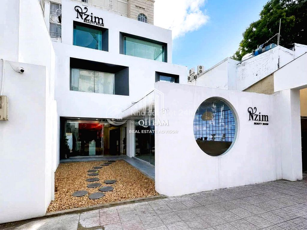 Biệt Thự MT Ngang 9m- DTSD 300m2 - Nguyễn Thông,Quận 3