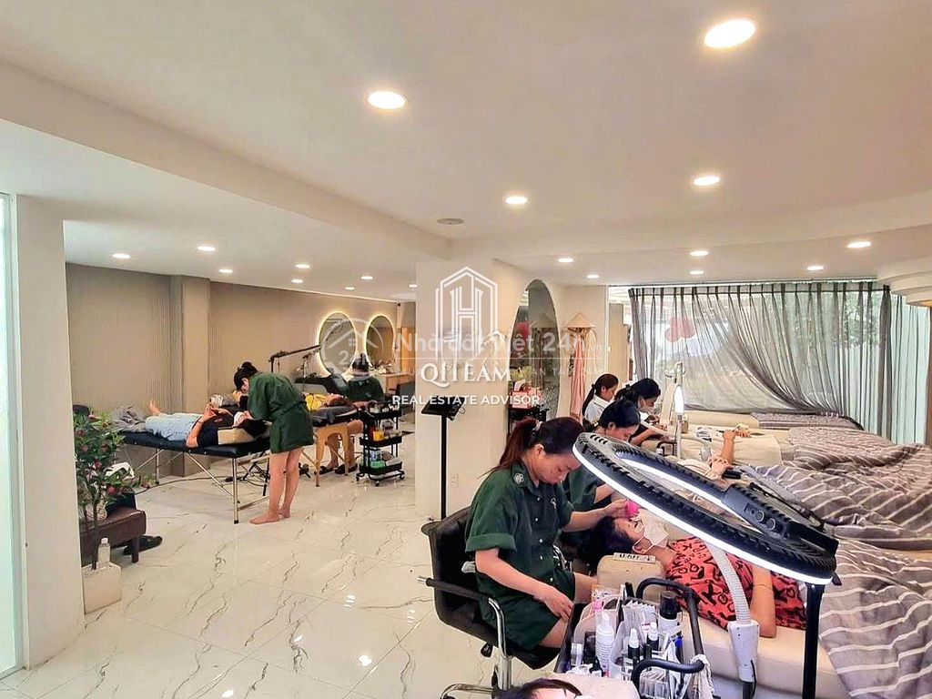 Biệt Thự MT Ngang 9m- DTSD 300m2 - Nguyễn Thông,Quận 3
