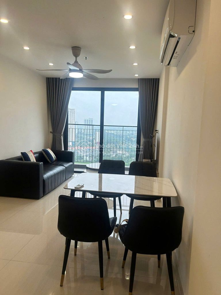 Chủ nhà cần bán gấp 2PN 55m S106 Vinhomes Smart City