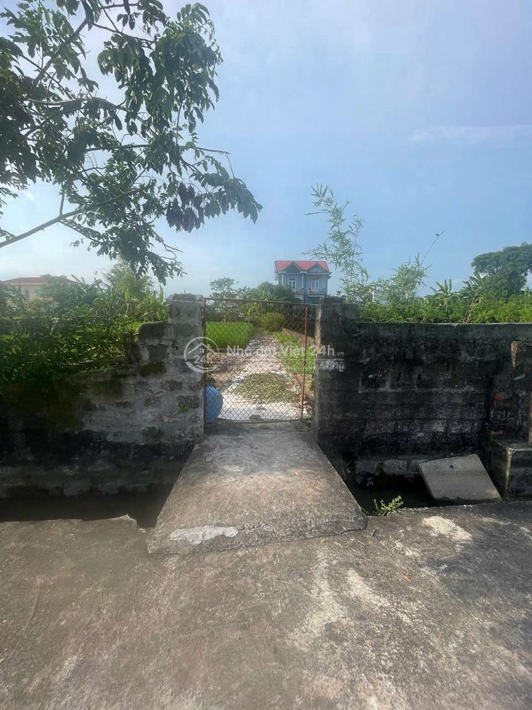 Đất thổ cư trong ngõ ô tô thông