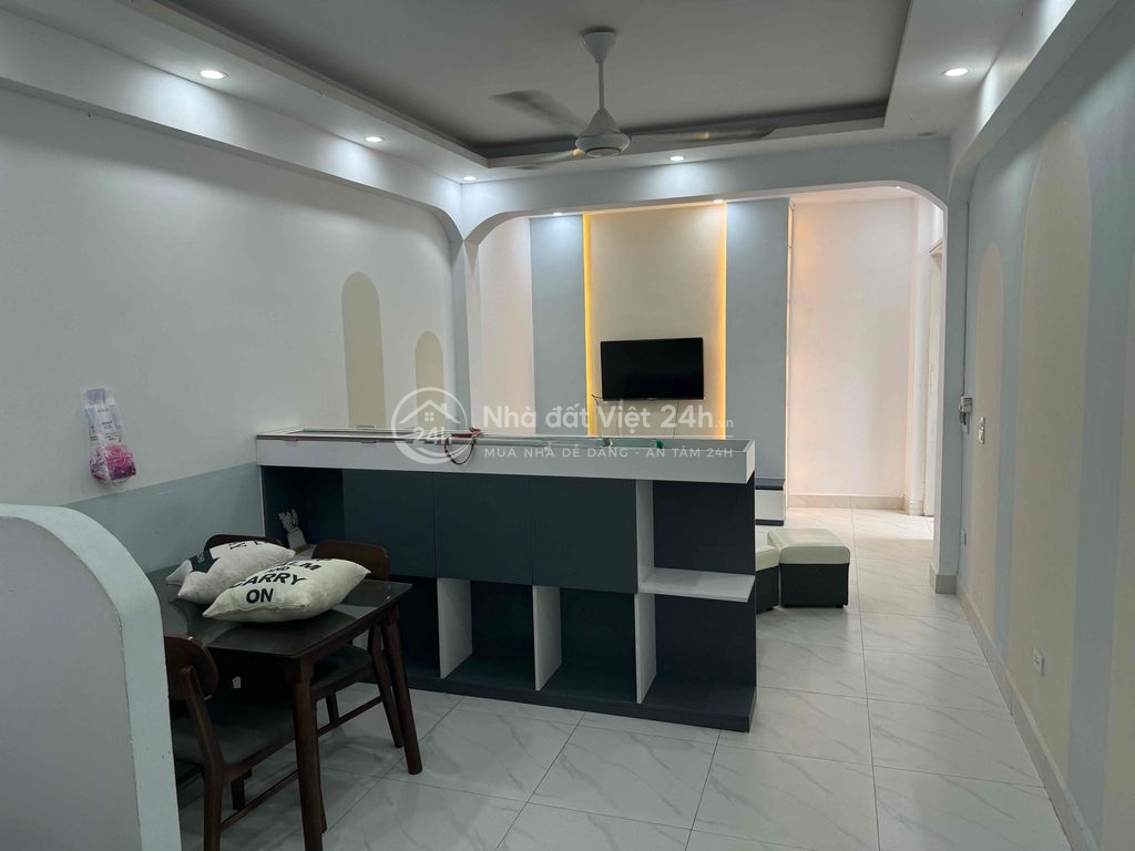 Nhà 4 tầng 60m2 có sân riêng