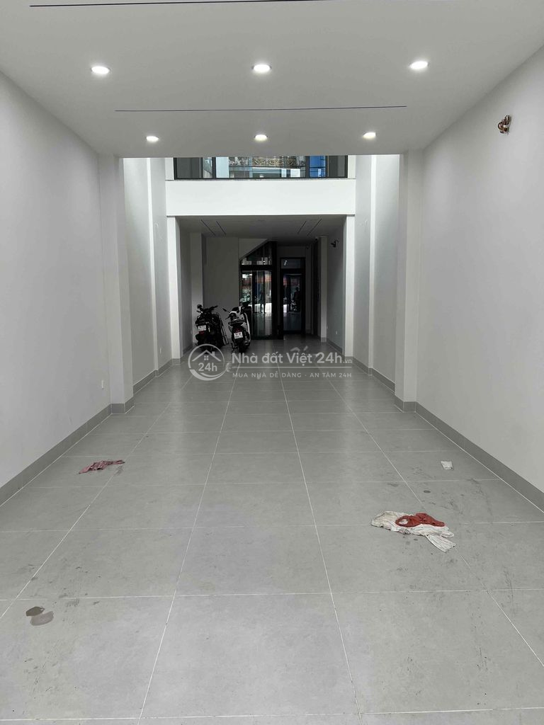 Chính chủ cho thuê 500m2 1trệt 3 lầu + sân thượng MT âu cơ (thang máy)