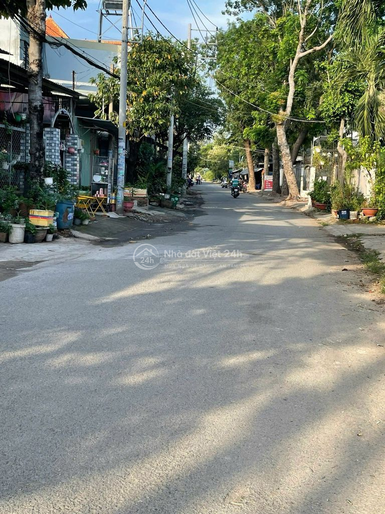Chính chủ cho thuê nhà mặt tiền nội bộ QL13 gần Vạn Phúc City