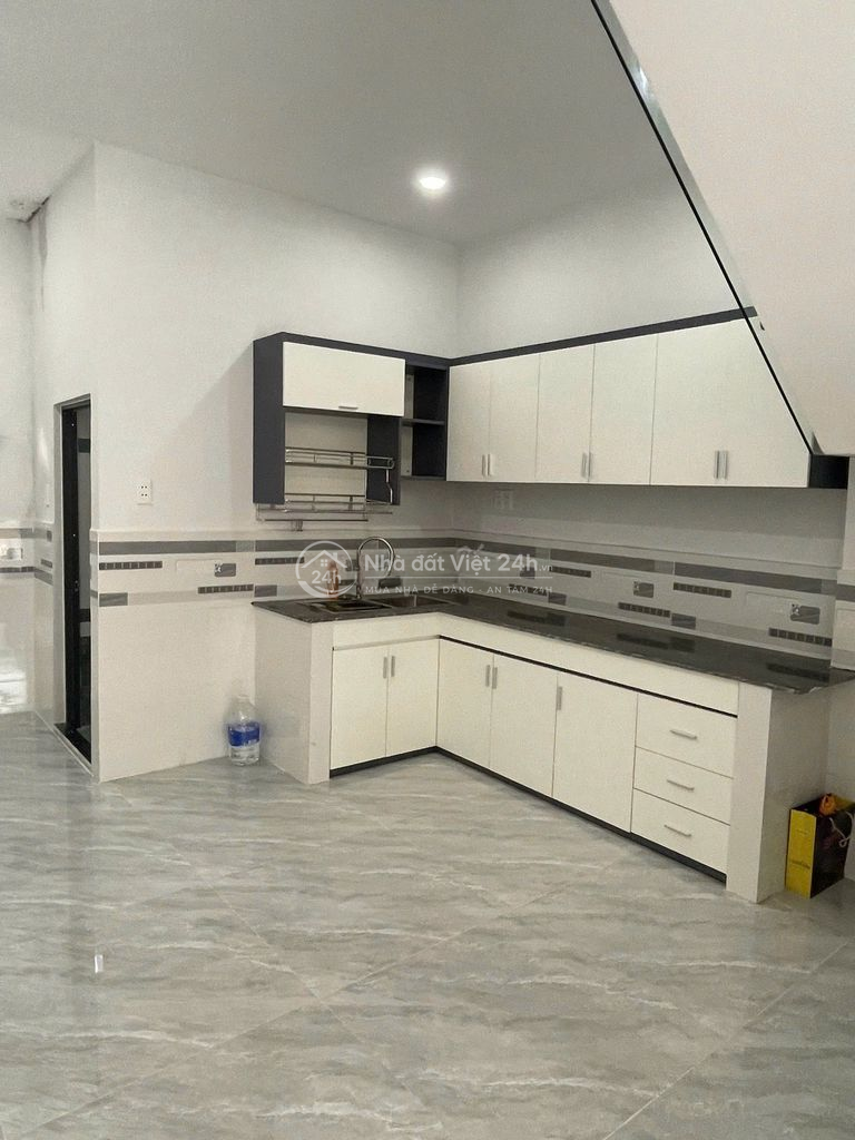 Chính chủ cho thuê nhà mặt tiền nội bộ QL13 gần Vạn Phúc City