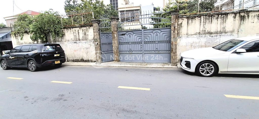 BÁN GẤP LÔ GÓC BIỆT THỰ 583M² ĐƯỜNG 17 HBC. NGANG 20M. 120 TR / M2.