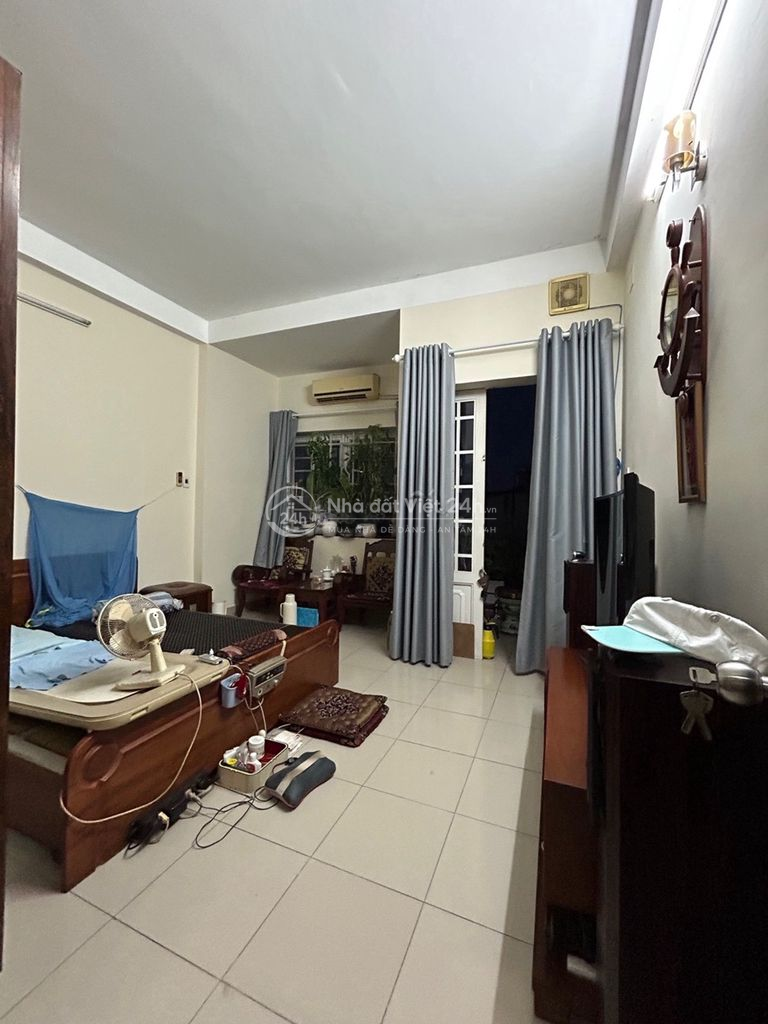 Cho Thuê Nhà Nguyên Căn 4 tầng, 4x20m, 26tr/th, Đường Cao Thị Chính,Q7
