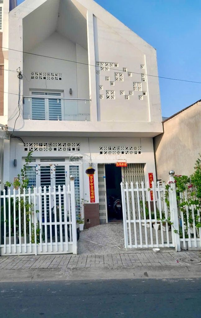 🏡 CHO THUÊ NHÀ MẶT TIỀN TRUNG TÂM LONG XUYÊN – CHỈ 9 TRIỆU/THÁNG