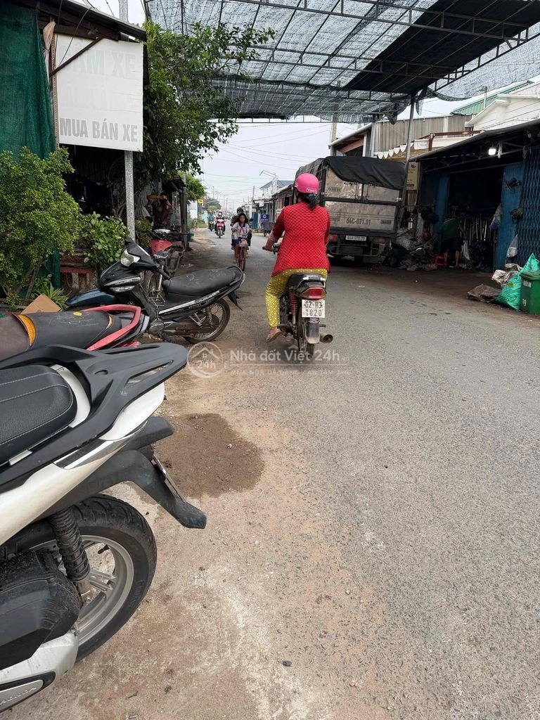Bán Đất và nhà kiên cố 6x25m Full thổ cư 162.2m chỉ 1tỷ700 xã nhơn mỹ