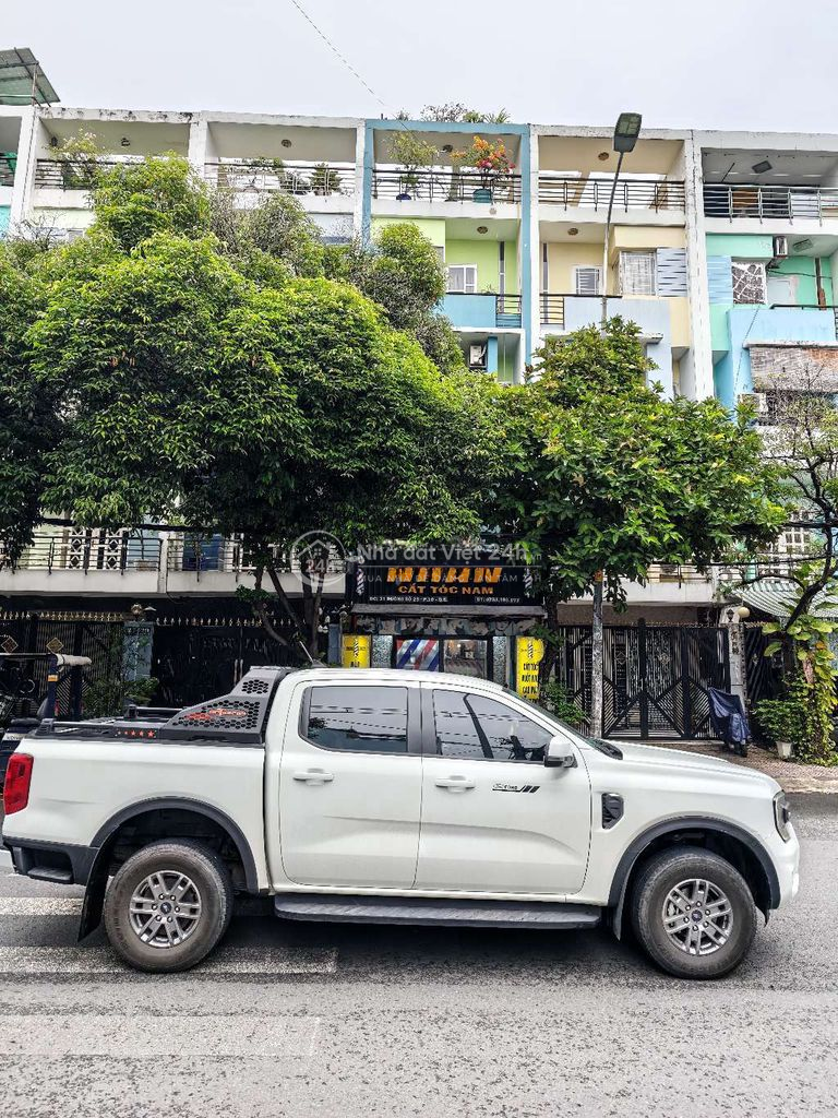Mặt tiền đường 23 KDC Bình Phú 4.5x20 1 trệt 4 lầu