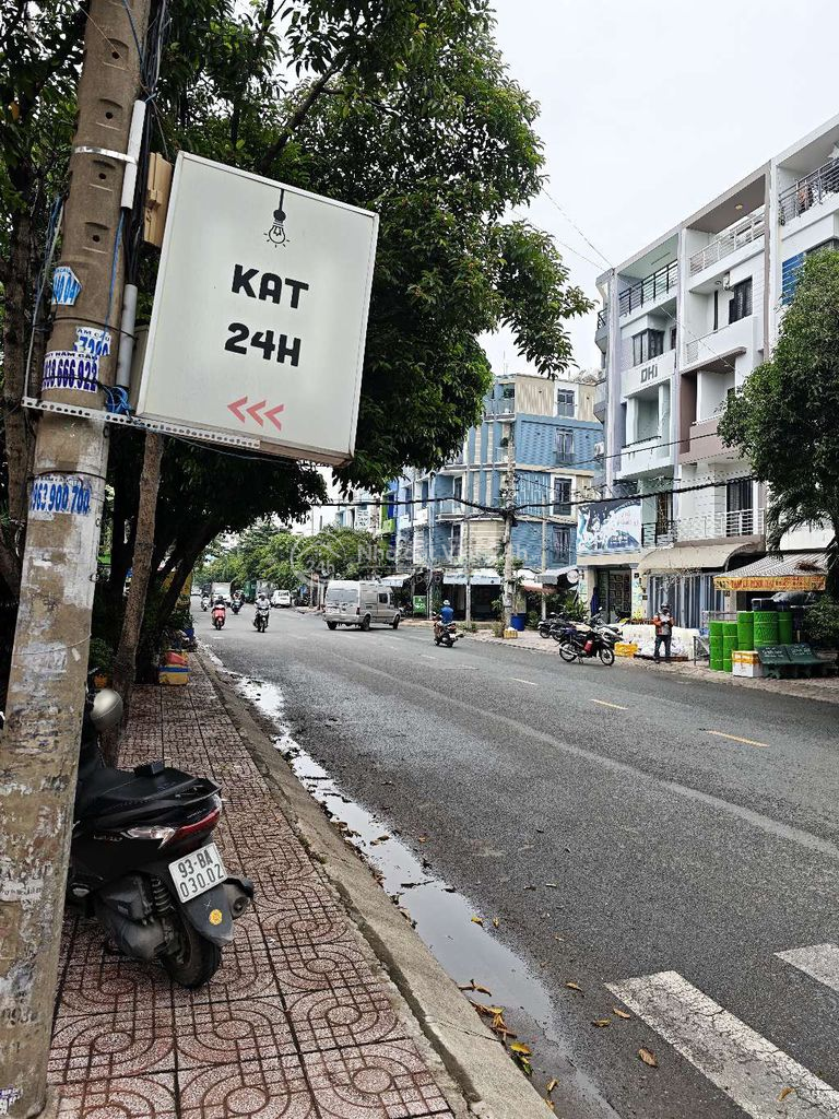 Mặt tiền đường 23 KDC Bình Phú 4.5x20 1 trệt 4 lầu