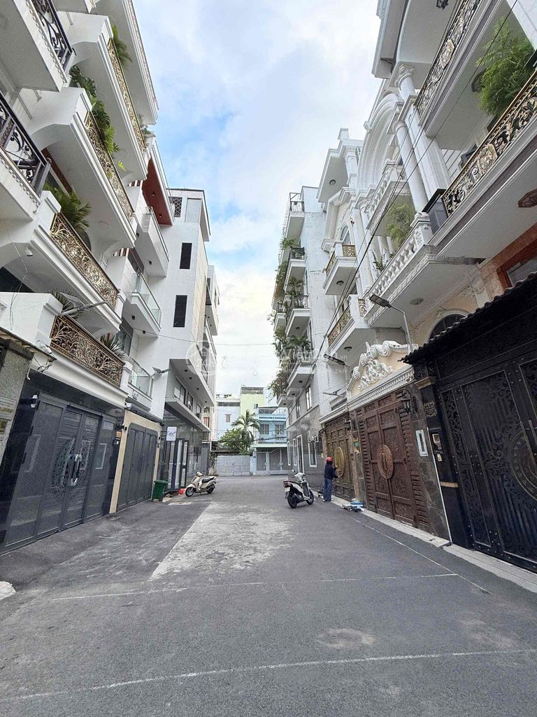 9.8tỷ Nhà hẻm Toà Án Dương Quảng Hàm ( 4 x 13.5m)