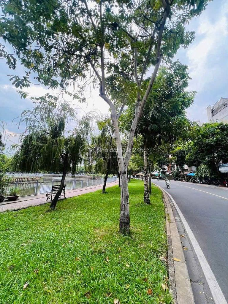 Bán nhà mặt tiền  Quận 3 : 4 x 17m - Hầm, 7 tầng - 25 tỷ TL