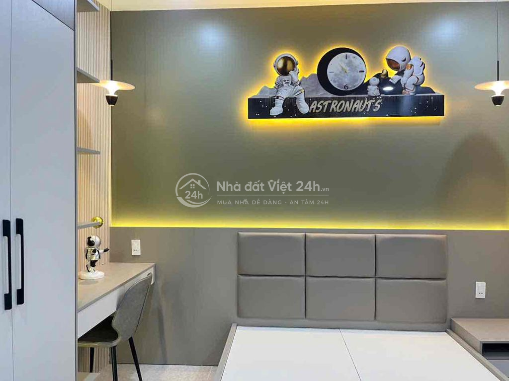 chủ bán gấp bán lỗ mời anh chị xem chi tiết 4 lầu 4mx12 + 4 lầu nt ý