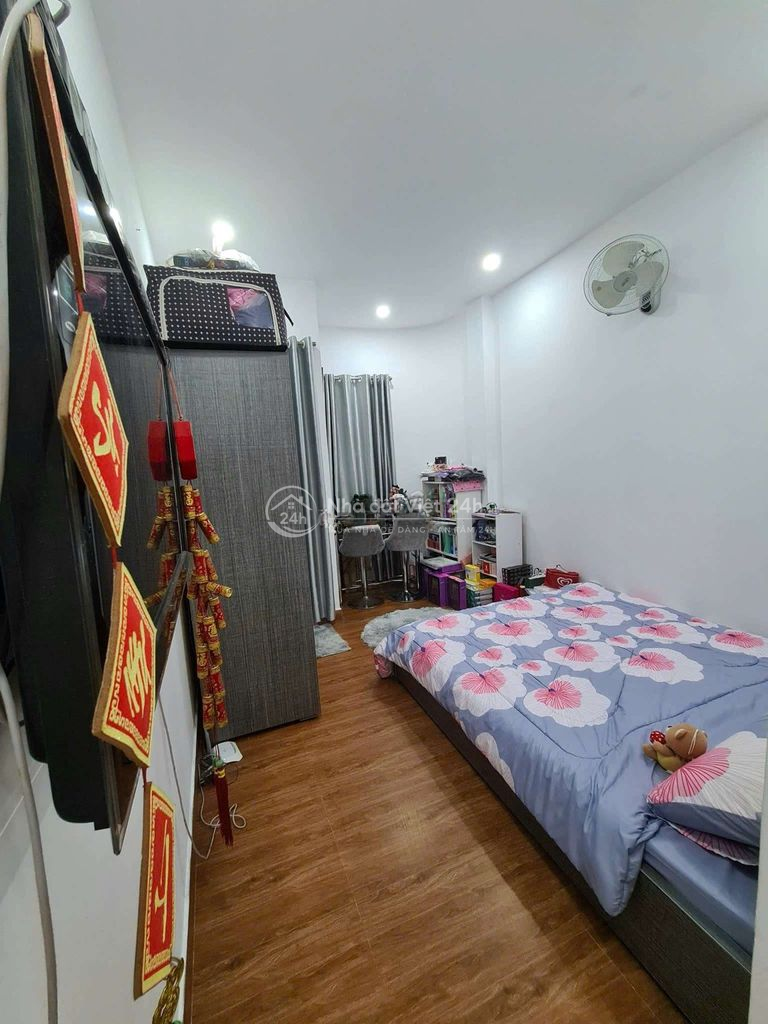 CẦN BÁN NHÀ NGUYỄN VĂN CỪ Q1