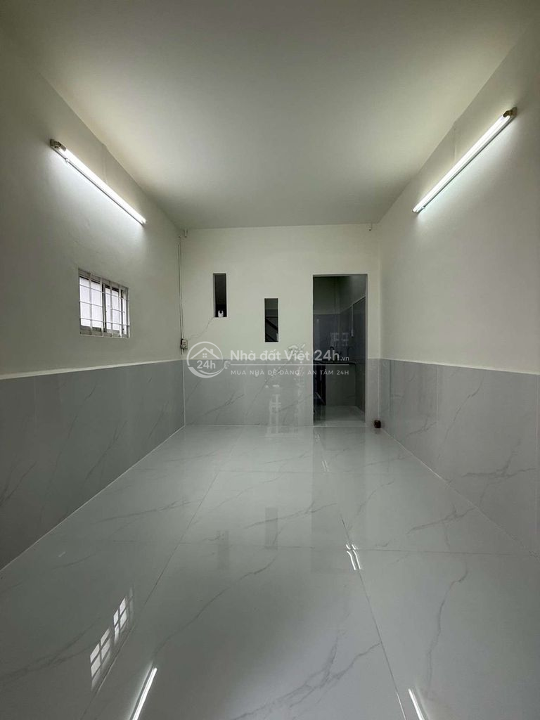 Bán nhà gần E mart - 26m² HXH - nhỉnh 2 tỷ