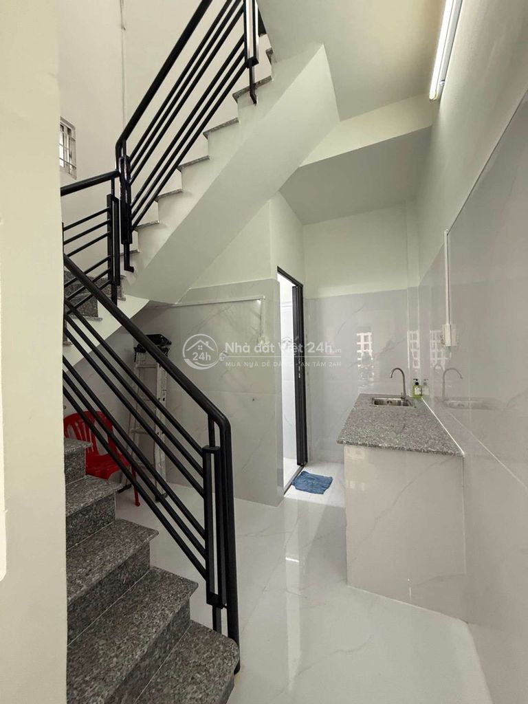 Bán nhà gần E mart - 26m² HXH - nhỉnh 2 tỷ