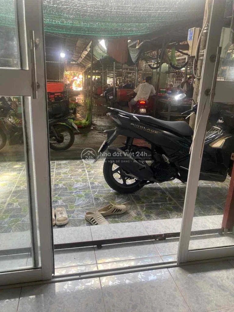 CẦN BÁN NHÀ KHU CHỢ BÌNH GIANG - HÒN ĐẤT
