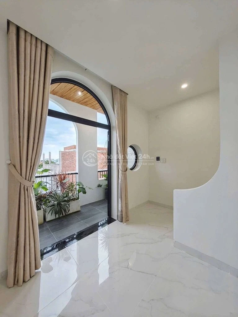 GIÁ SẬP HẦM BÁN GẤP! NHÀ 3 MÊ FULL NỘI THẤT GẦN BIỂN . KIỆT 4M TĐ TRI