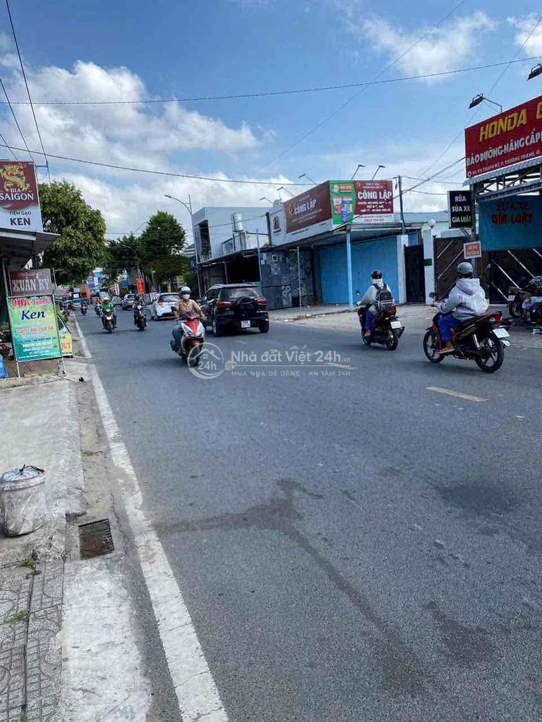 Mặt Tiền Trương Vĩnh Nguyên Lộ 20M Đường Đang nâng mở mở rộng cầu đươn